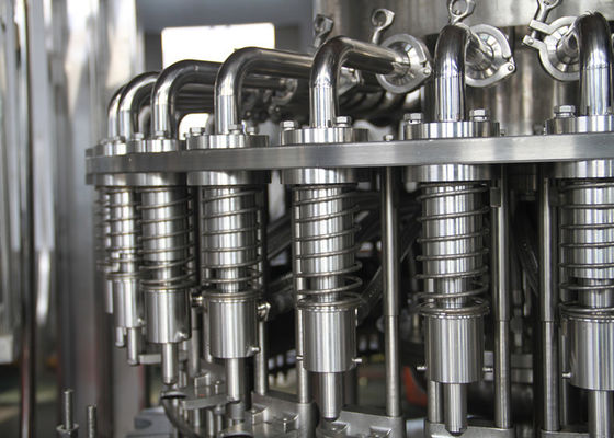 Машина упаковки сока Litchi оборудования сока ISO 9001 5000bph 3.5KW разливая по бутылкам автоматическая