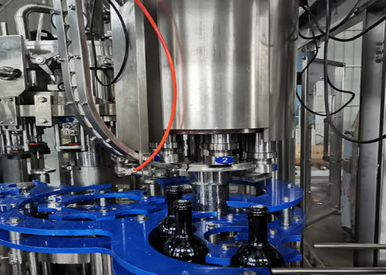 оборудование Carbonated напитка 2000bph 2500ml 2800mm разливая по бутылкам